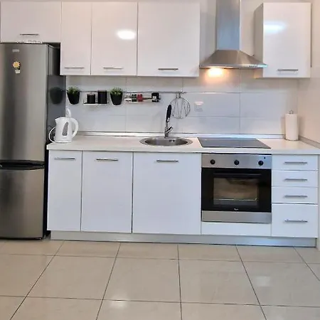 Апартаменты Tobys Place Пула